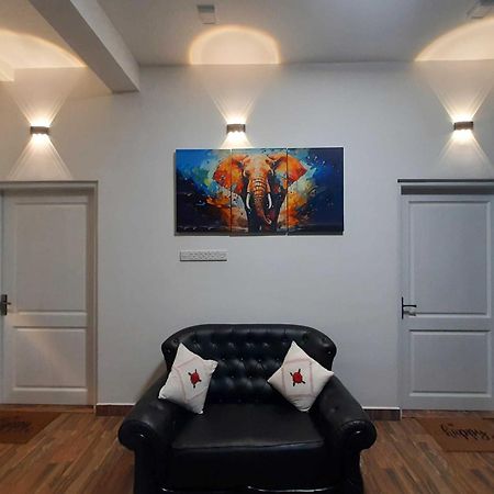 Villa Sole แคนดี้ ภายนอก รูปภาพ