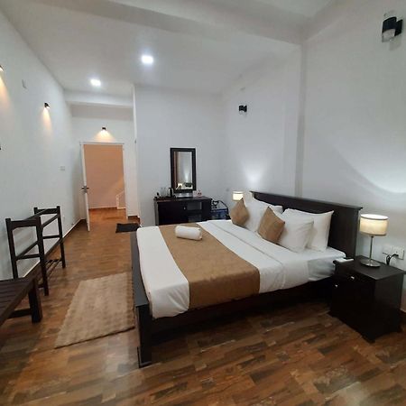Villa Sole แคนดี้ ภายนอก รูปภาพ